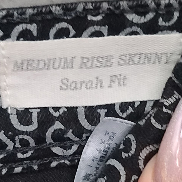 SOLD Black Guess Jeans medium Rise Sarah Fit size 29 - Picture 6 of 7